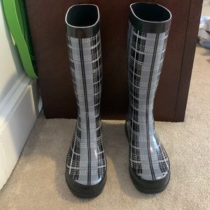 Rain boots
